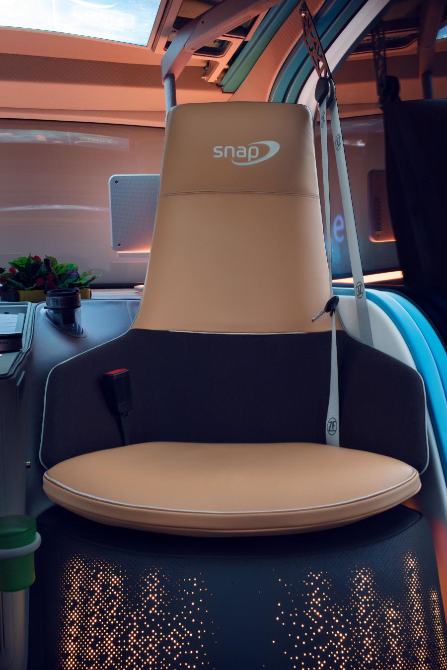 Интерьер Rinspeed Snap 2018 года  (фото 15 из 21)